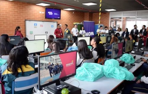 Estudiantes aula Bogota