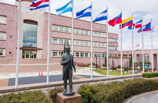 BCIE FACHADA TEGUCIGALPA
