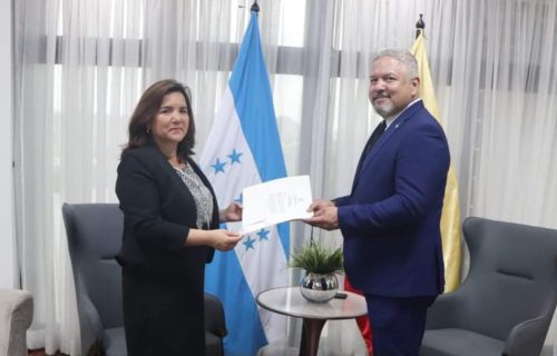 EMBAJADORA DE COLOMBIA HONDURAS DORA GONZALEZ