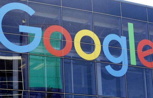 Un letrero en un edificio de Google en sus instalaciones, el 24 de septiembre de 2019, en Mountain View, California. (AP Foto/Jeff Chiu, Archivo)