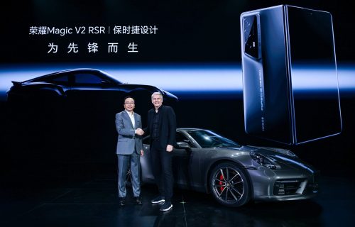 HONOR_Unveils_PORSCHE_DESIGN_HONOR_Magic_V2_RSR_in_China_(1)