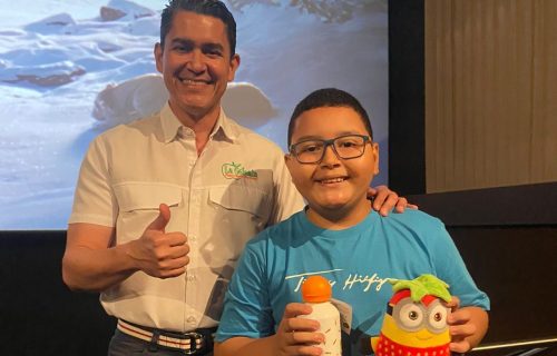 Harold y niño en cine