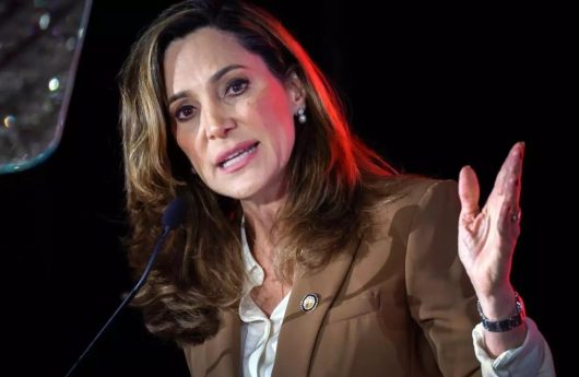 MARIA ELVIRA SALAZAR