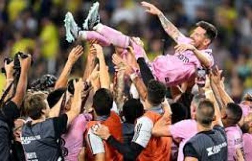 MESSI CORRE