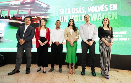 Roberto Quan, Sarahí Funez, Daniel Hernández, Paola Padilla, Iván Morales y Claudia del Cid.