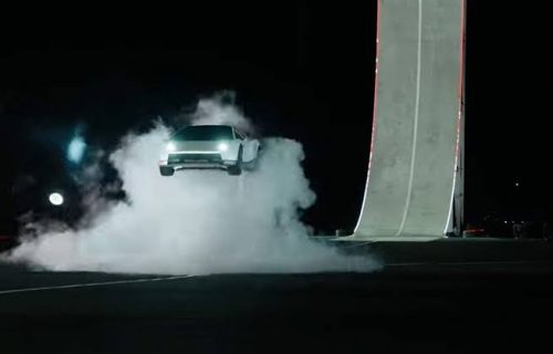 TESLA VOLADOR