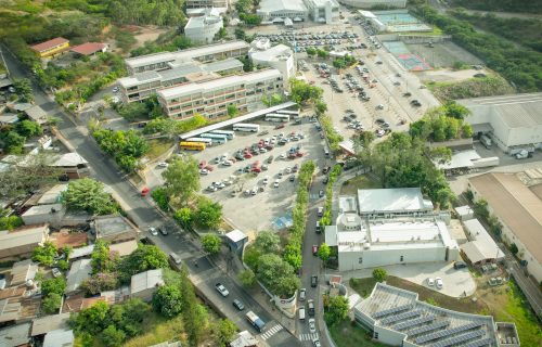 UNITEC CELEBRA EDIFICIO