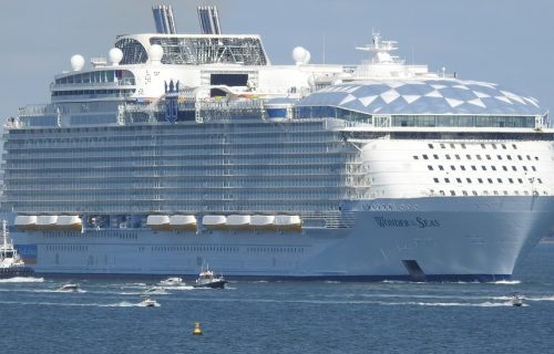 La temporada de cruceros empezó en Roatán con la llegada de más de 16 mil cruceristas
