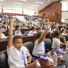 Niños en Congreso de Honduras