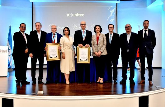 unitec entrega de premio